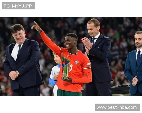 努诺门德斯社交媒体庆祝喜讯荣获年度第六冠荣耀归来